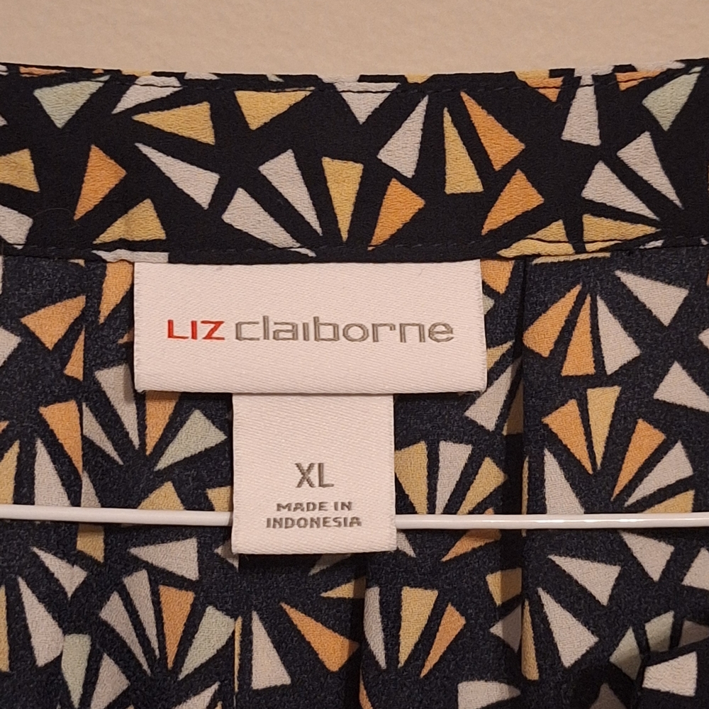 Liz Claiborne Stylish Women's Geometric Patterned Top - Picture 2 of 10